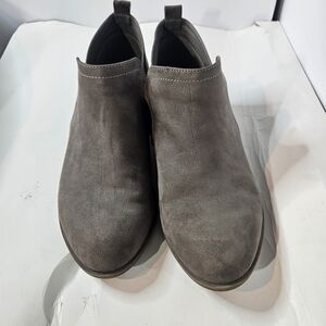 Elegant Gray Suede Ankle Booties